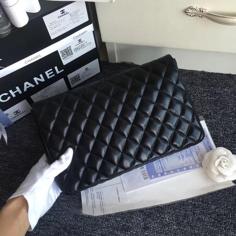 Chanel 25cm clutch