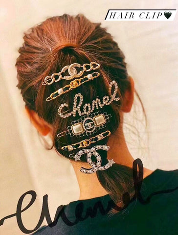 C h a n el hair clip