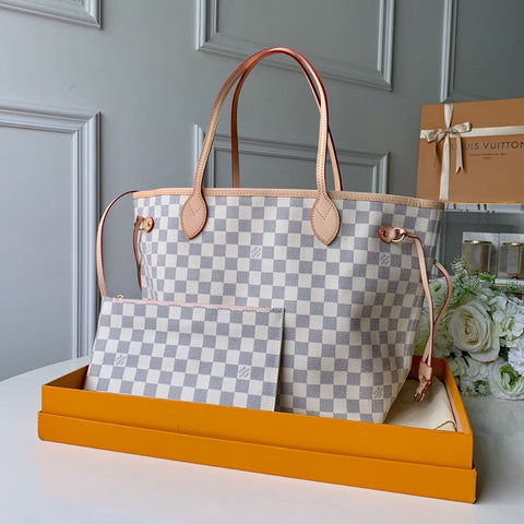 L v neverfull white