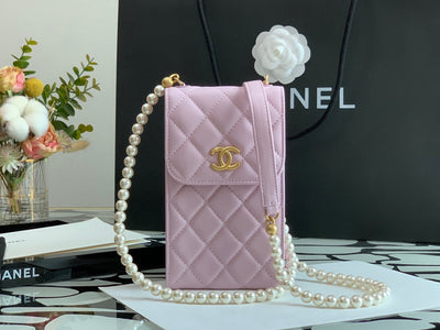 C h a n e l phone bag pink