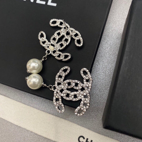 C h earrings