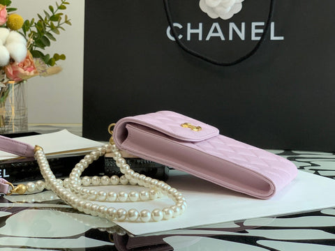 C h a n e l phone bag pink