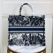 D book blue tote