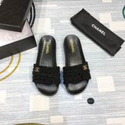 C h a n e l slides