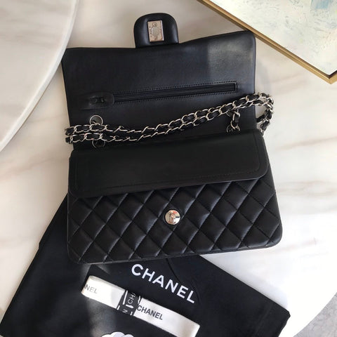 C hanel classic black