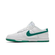 Nike Wmns Dunk Low in White/Green