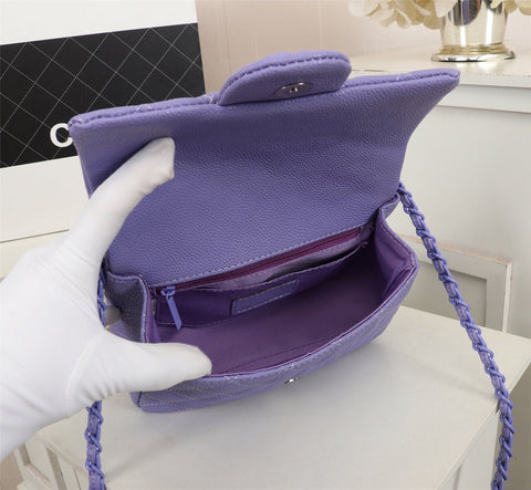 C purple handbag