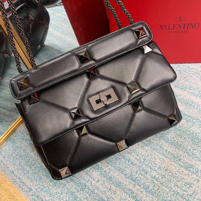 V Garavani Roman Stud black 28x20x12cm