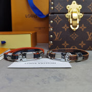 L v bracelet