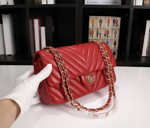 CHAIN RED HANDBAG