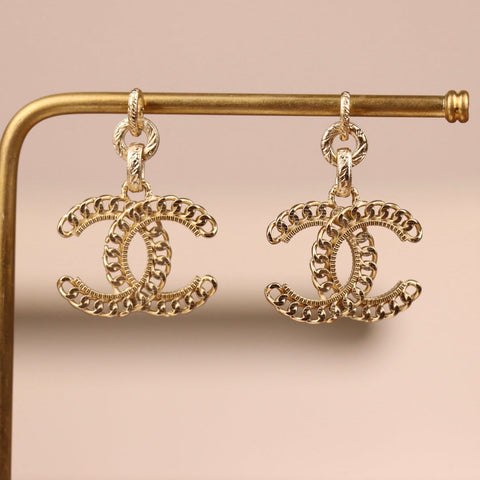 C h earrings