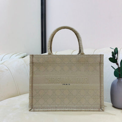 Dior book cream 36cm