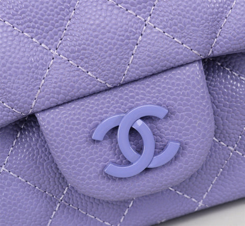 C purple handbag