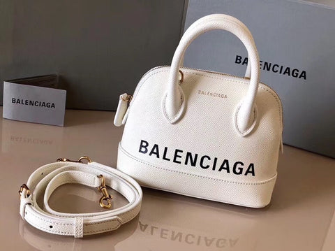 B a l e n c i a g a  white 18x15x8cm