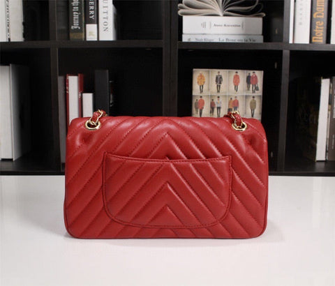 CHAIN RED HANDBAG