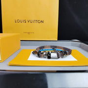 L v bracelet