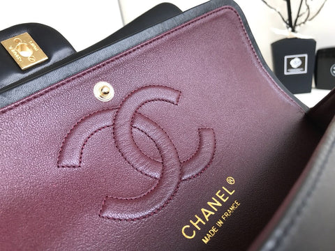 Chanel classic 25cm