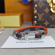 L v bracelet