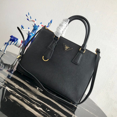 Saffiano black