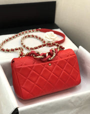 Ch a n e l 18cm red