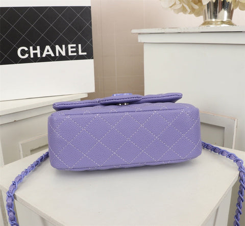 C purple handbag