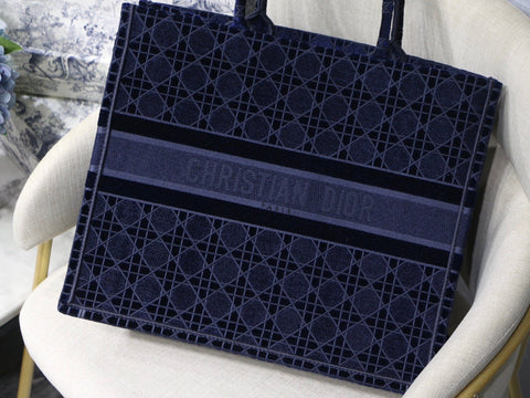 Dior book navy 41 cm