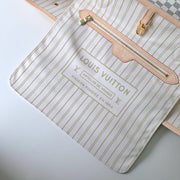 L v neverfull white