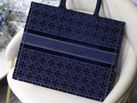 Dior book navy 41 cm