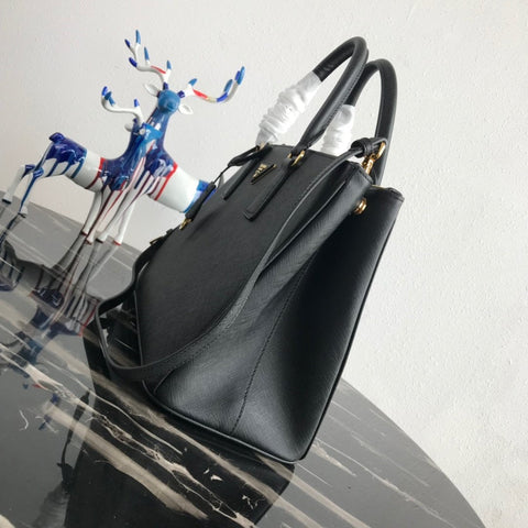 Saffiano black